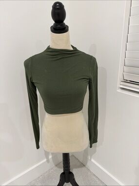 OOTDFash Olive Green Long Sleeve Crop Top